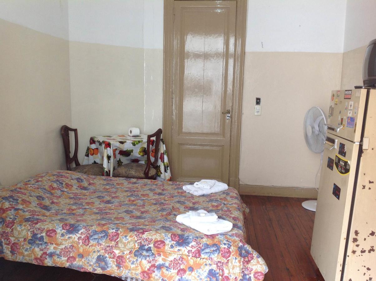 Hotel Petit Benitos Буенос Айрес Екстериор снимка